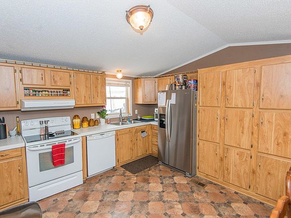 5th image of 1937 Rich St W