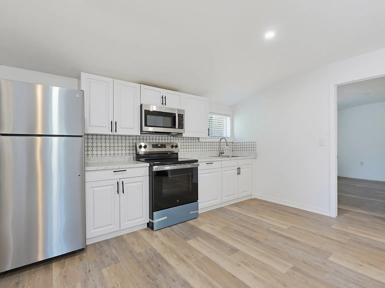 2 bed, 950 sqft, $2,800 — Photo 4