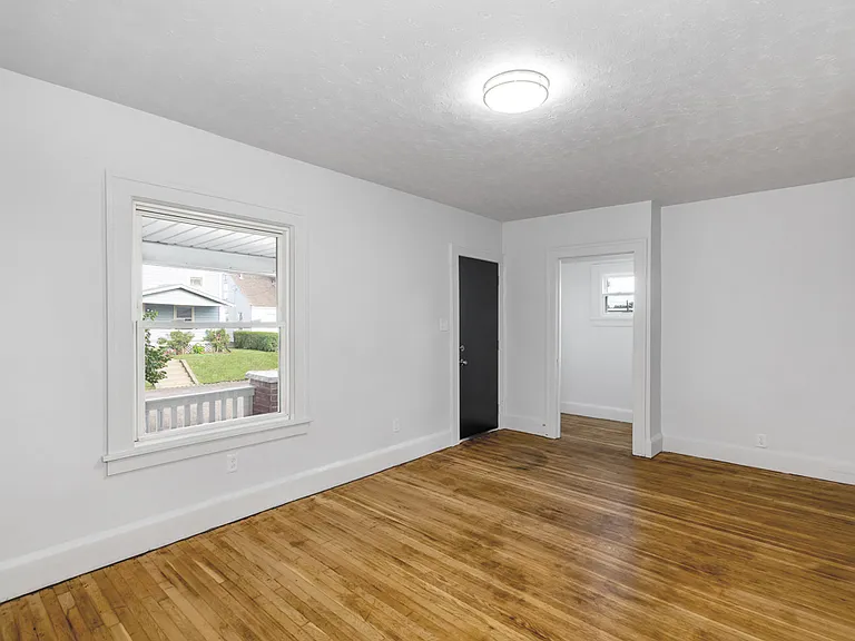 1273 Greenfield Ave SW — Photo 6