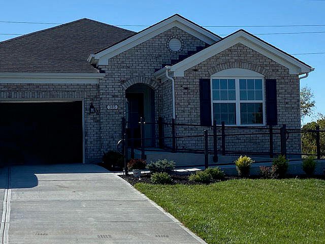 1st image of 385 University Dr