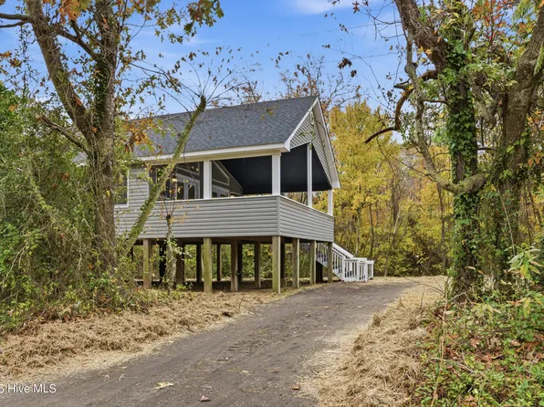 133 N River Drive, Jarvisburg, NC 27947