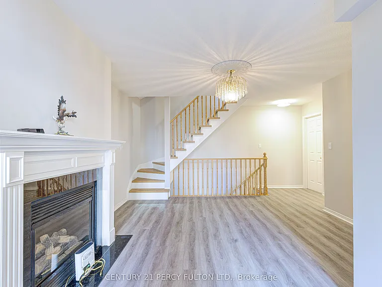28 Rosebank Dr #907 — Photo 18