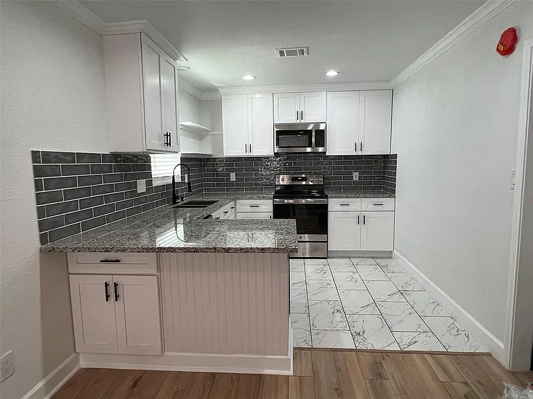 7125 Conley St — Photo 4