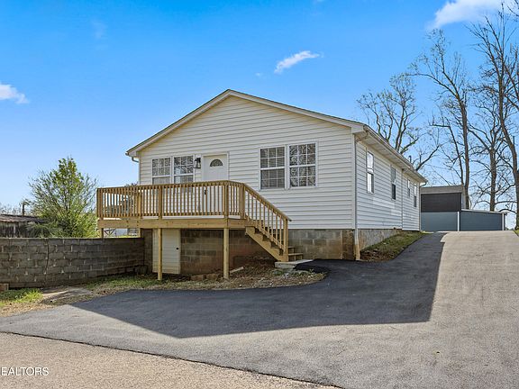 2nd image of 4212 Garnet Dr