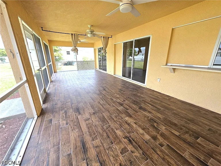 4614 SW 9th Pl — Photo 30