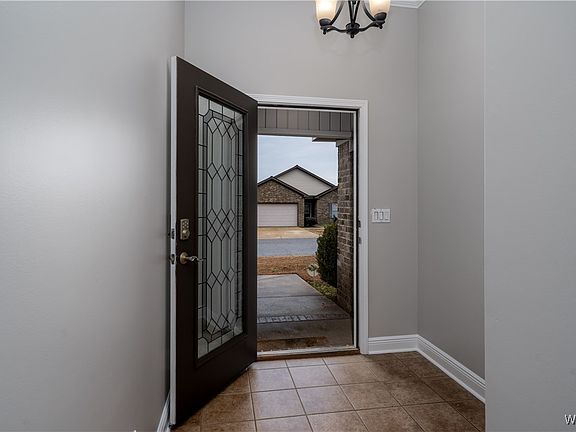 4th image of 304 Split Rail Dr