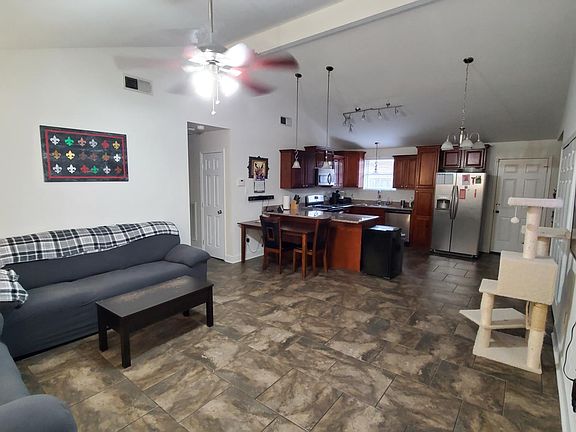 4th image of 6736 Bellaire Dr