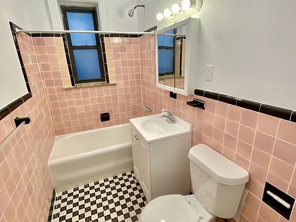 4th image of 24-24 42nd St #A2f