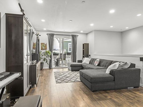 4th image of 3644 Islander Walk