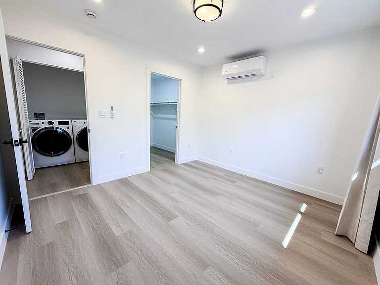 5379 Somerset St — Photo 10