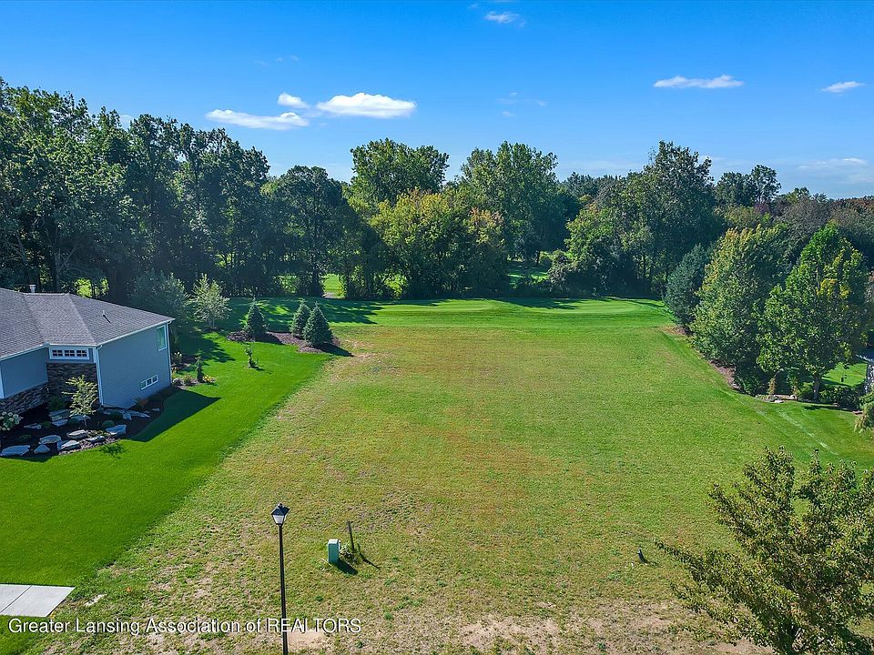 1st image of 4930 Hawk Hollow Dr E