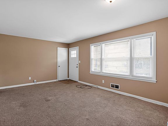 5th image of 501 27th Ave NW