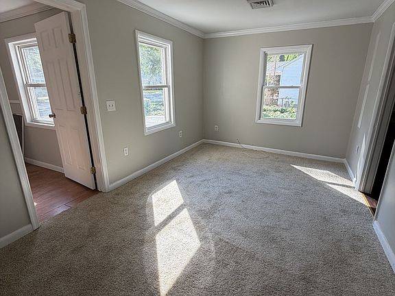 4th image of 508 Hayward Ave
