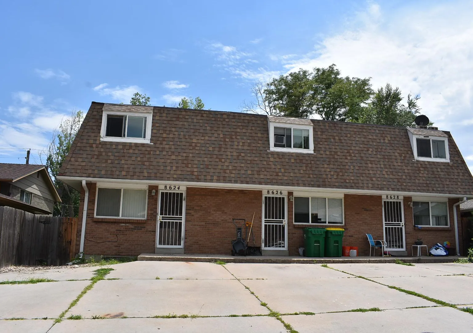 3 bed, 1.5 bath, 1600 sqft, $2,400 — Photo 1