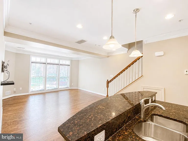 9520 Hyde Pl — Photo 4