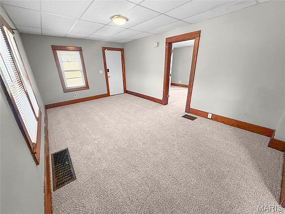 3rd image of 421 Edwards St