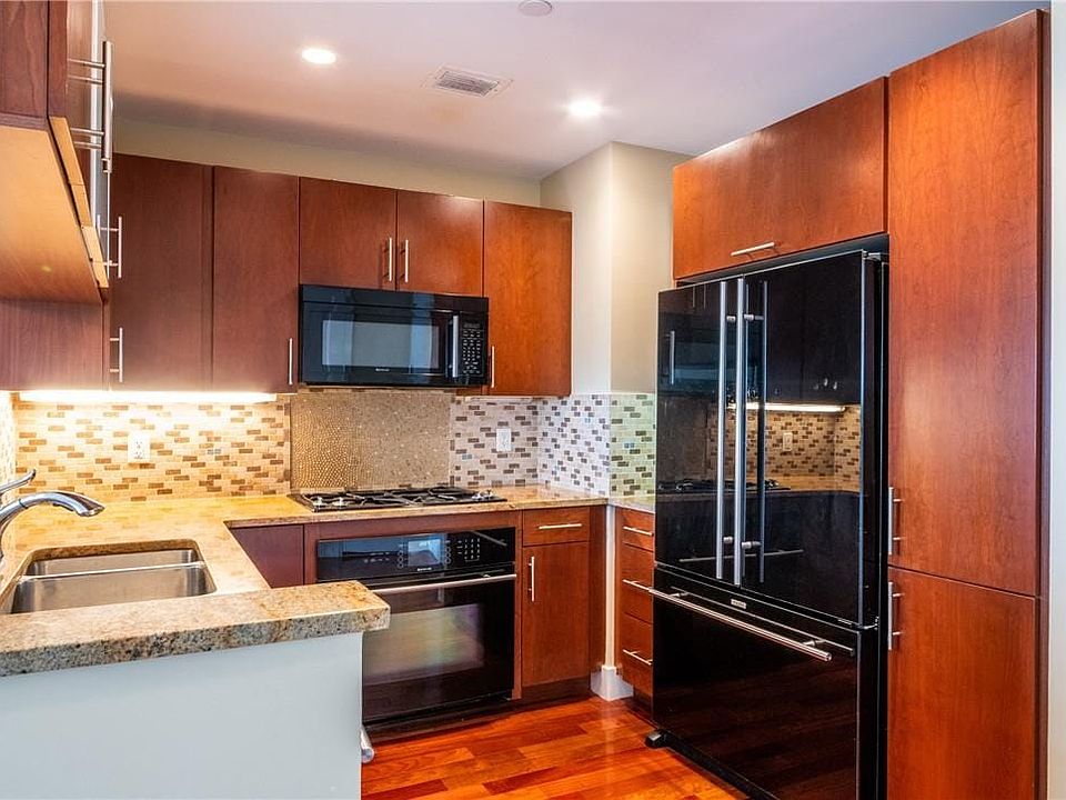 1st image of 175 Huguenot St Unit 1205