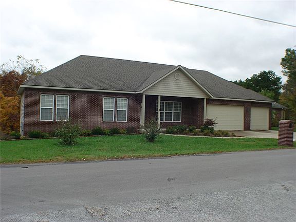 2nd image of 6 Sandridge Dr