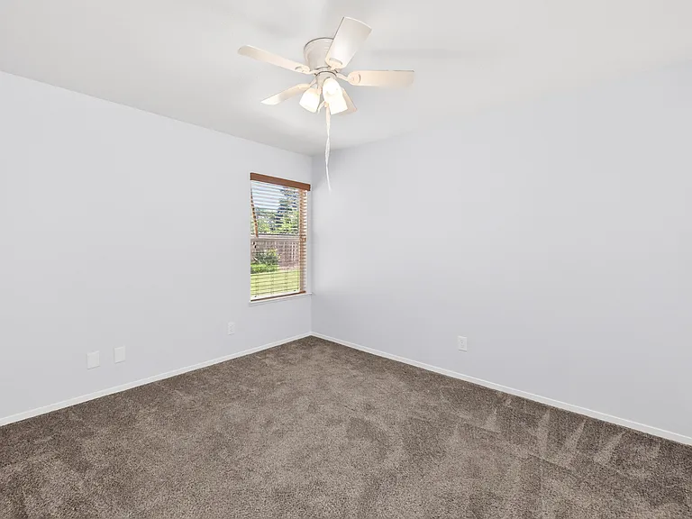 2476 N Berlin Ave — Photo 48