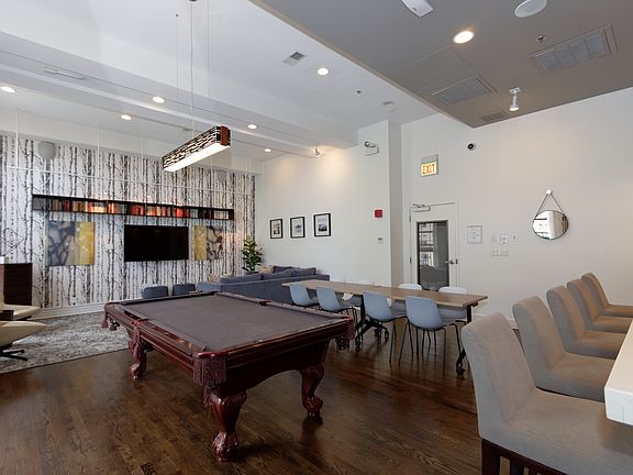 5th image of 415 W Belmont Ave #407