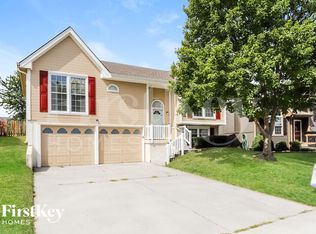 11104 N Wallace Ave, Kansas City, MO 64157