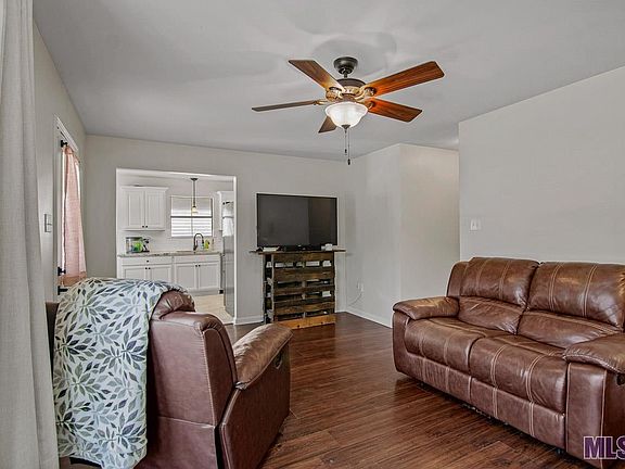 3rd image of 7423 Callahan Dr
