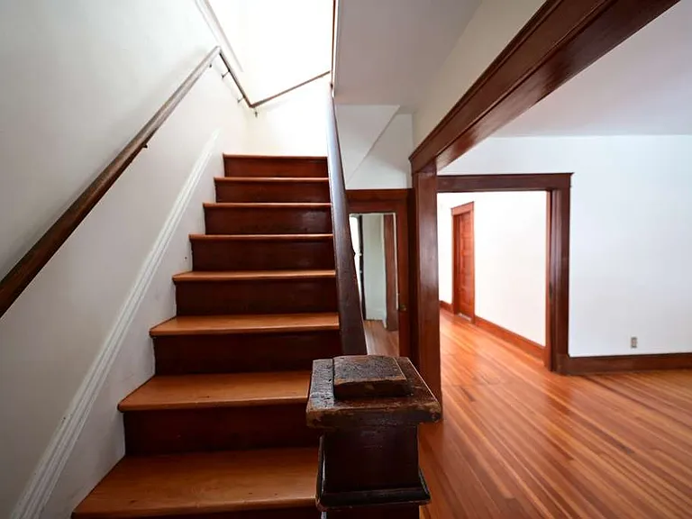 11 Brayton St — Photo 2
