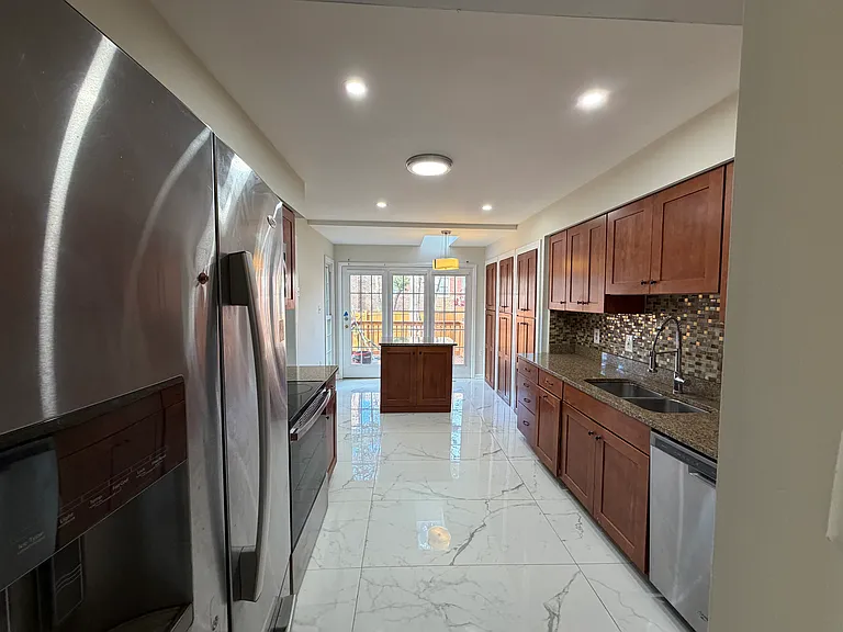 5900 Parenham Way — Photo 8