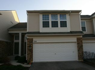 754 Pointe Dr, Crystal Lake, IL 60014