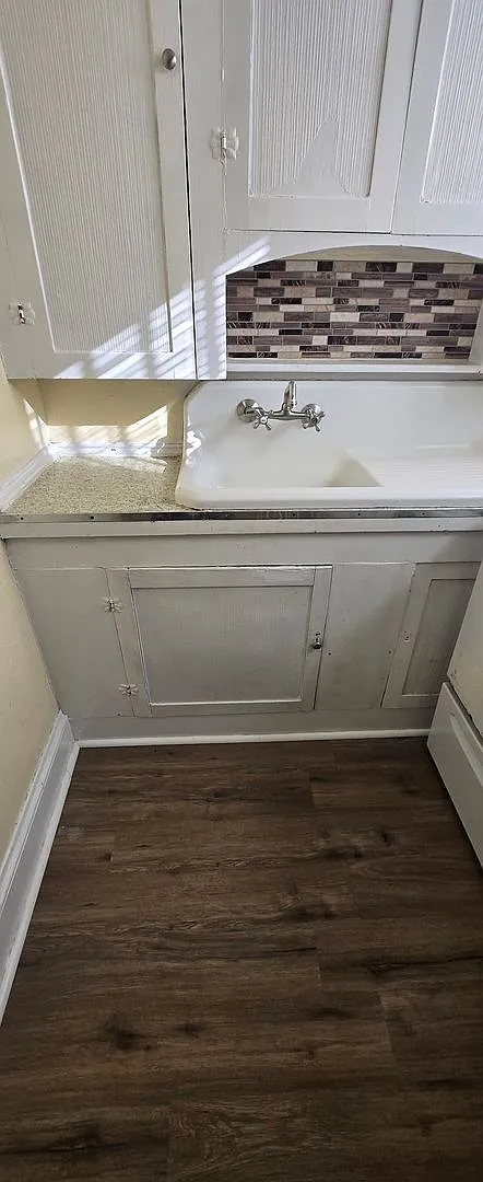 1523 Noble Street 1 Bedroom 1 Bathroom — Photo 4