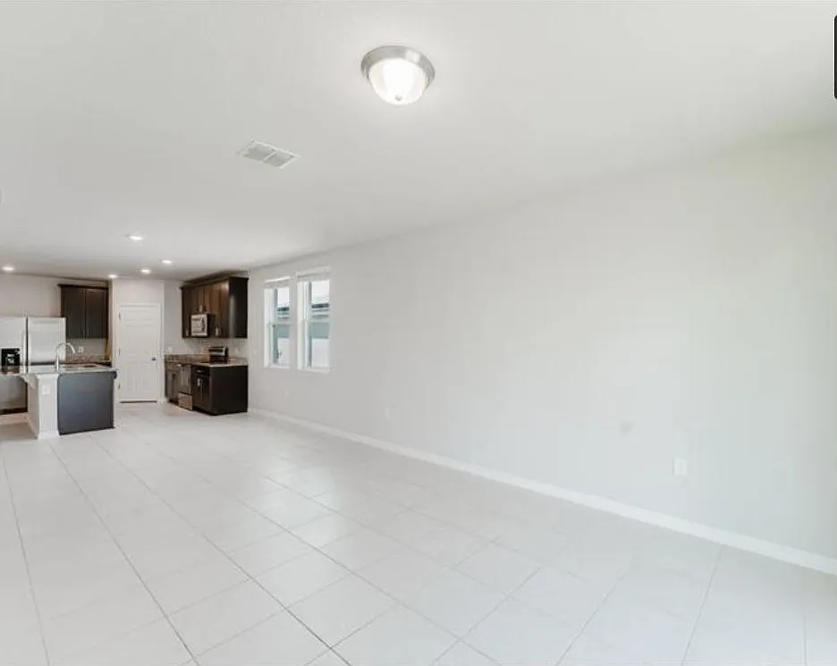4 bed, 1734 sqft, $2,250 — Photo 4