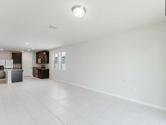 4th image of 856 Teton St