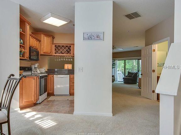 3rd image of 19 Lemoyne Ave APT 100