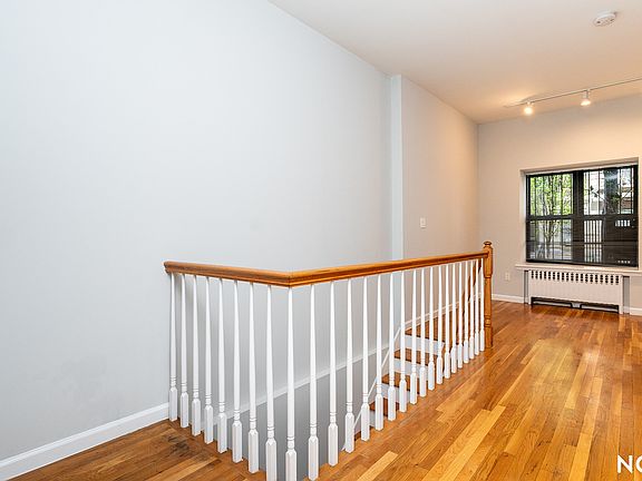3rd image of 56 W 105th St APT 1A