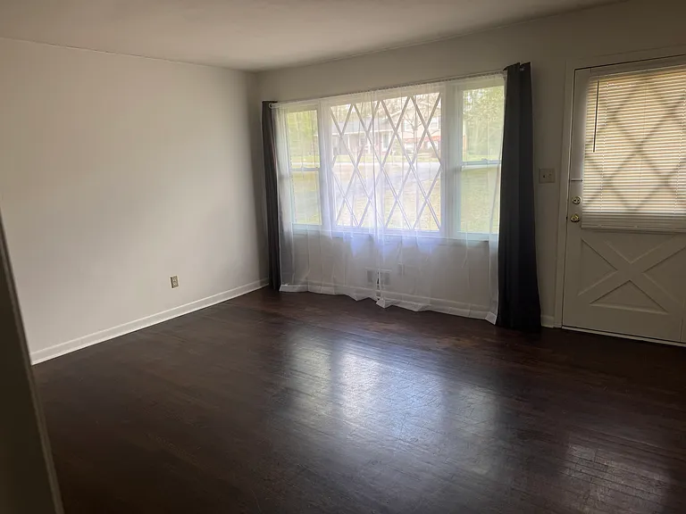 710 Earl St SE — Photo 14