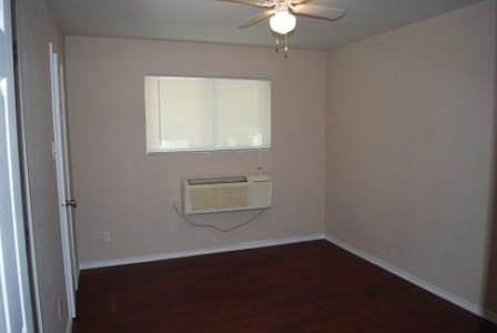 2nd image of 811 S Mesquite St Unit 3