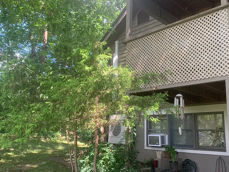 1 College Cres — Photo 3