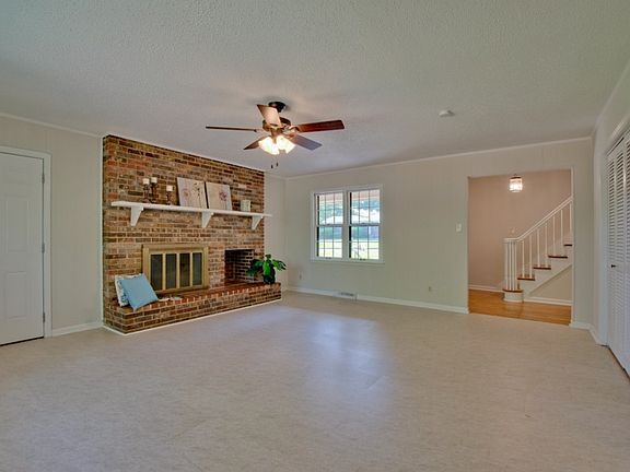 2nd image of 10002 Conrad Dr SE