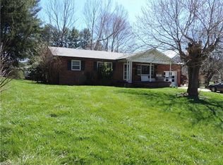 1 Thompson Cove Rd, Clyde, NC 28721