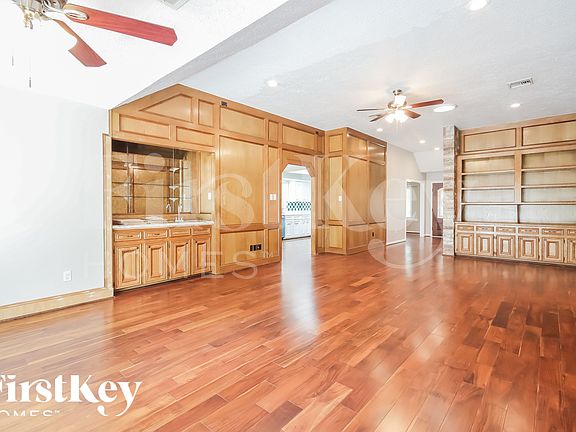 4th image of 3823 Pleasant Valley Dr