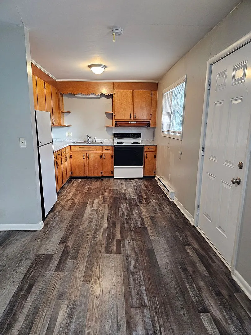 115 Blakemore Circle Johnson City, TN 37604 — Photo 2