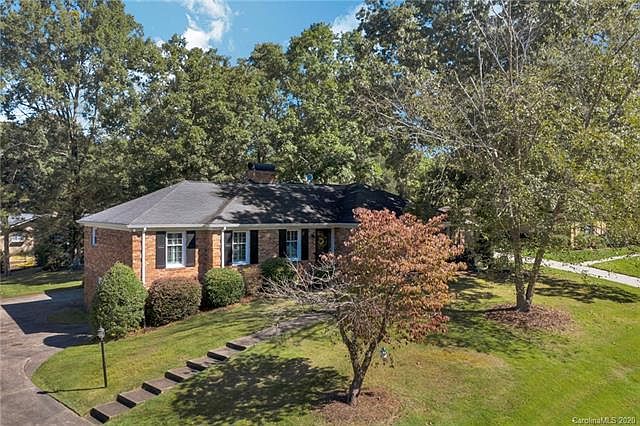 1st image of 3521 School House Ln