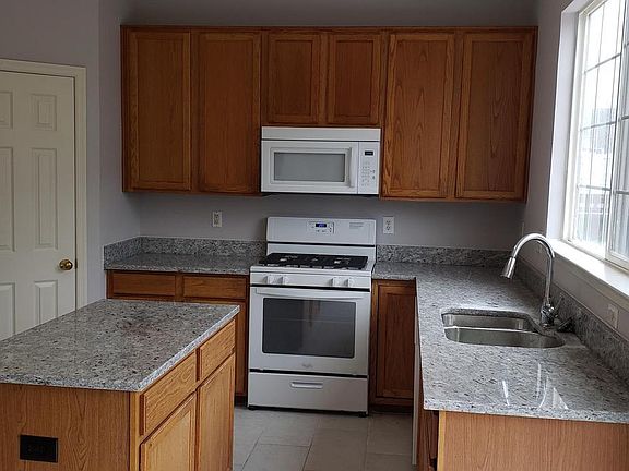 2nd image of 2483 Wheat Meadow Cir