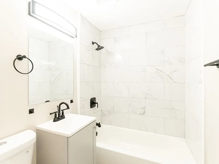 Eagle's Nest Apartments — Photo 9
