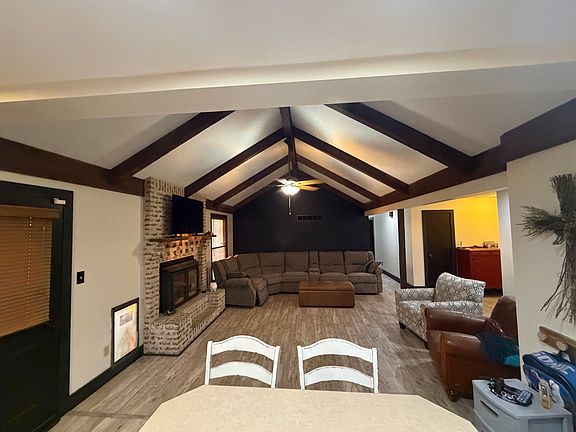 4th image of 2515 Dry Creek Rd