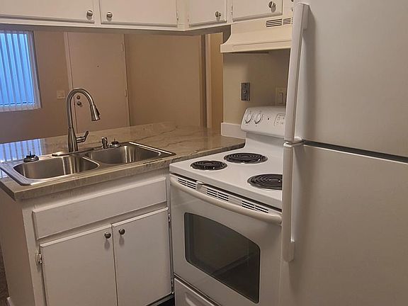 3rd image of 4236 Estrella Ave #3