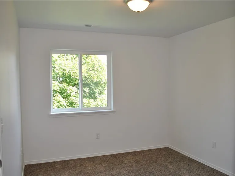 1525 S Monroe St — Photo 16