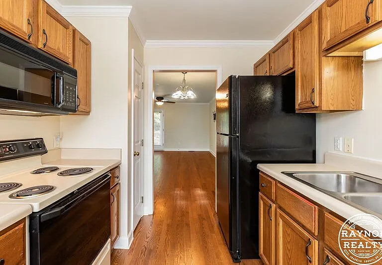 1022 S Main St #O — Photo 26