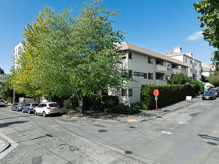 Kelly Anne Apartments — Photo 38