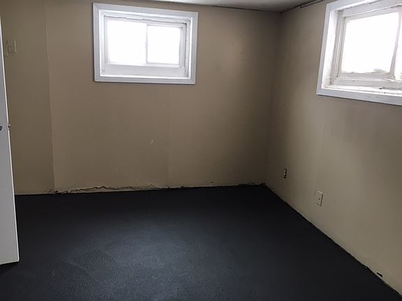 4th image of 318-320 N Darr Ave